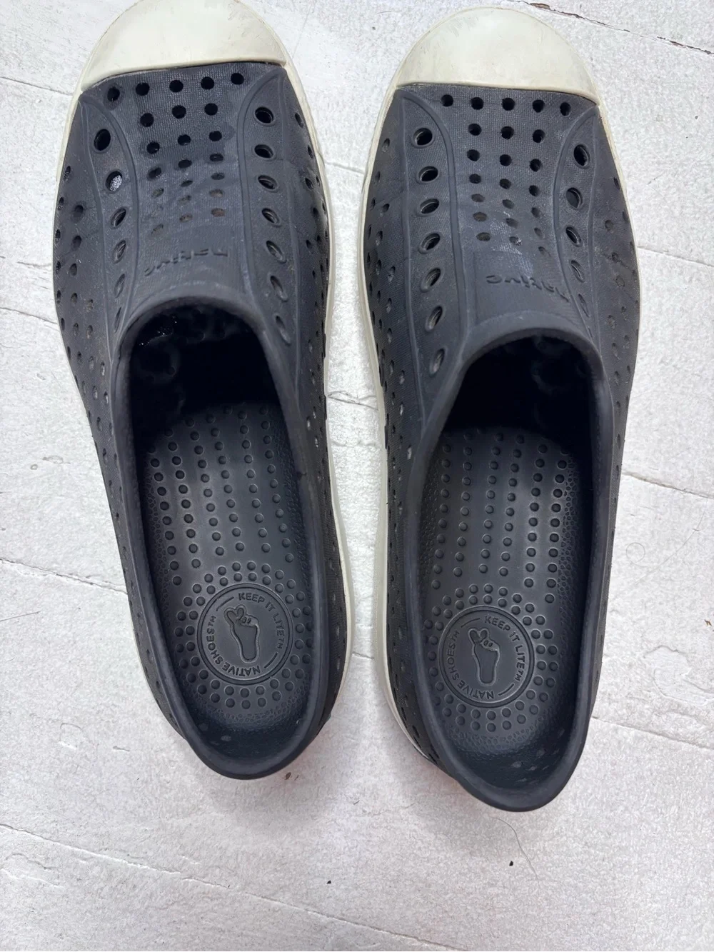 Native Shoes Jefferson Black White Waterproof Slip On Shoes Size 4 EUC